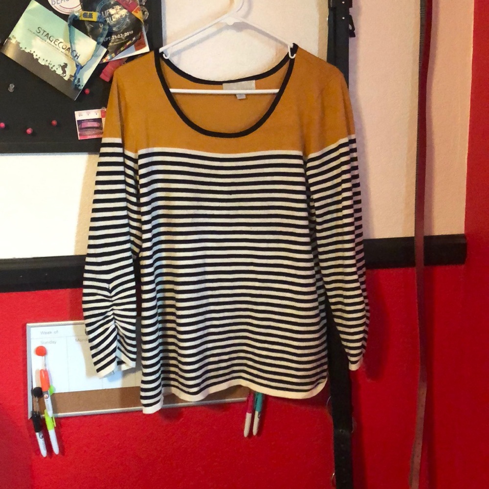 Fitted Light knit sweater